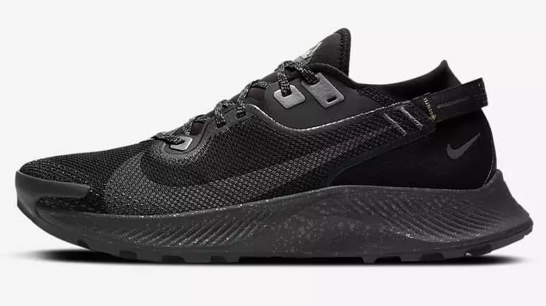 Side view of the Gortex Nike Pegasus Trail 2 in the triple black colourway